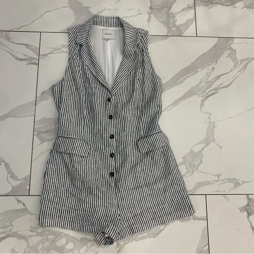 Reformation Romper 6 Linen In Vineyard Stripped Button Front Adjustable waist